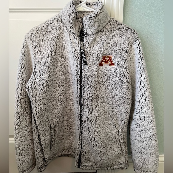 Fuzzy University of Minnesota zip up - Picture 1 of 4